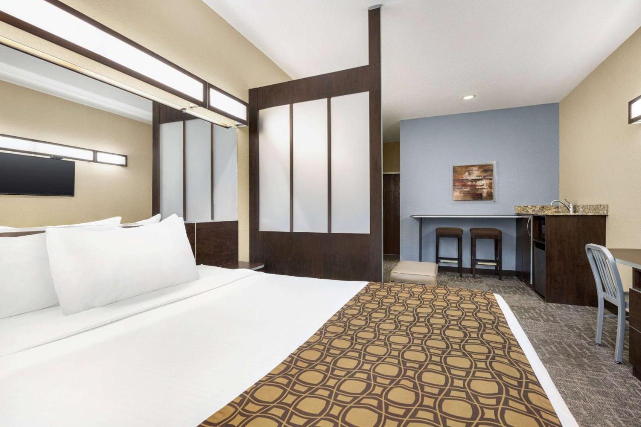 Microtel Inn & Suites By Wyndham Woodstock/Atlanta North Bagian luar foto