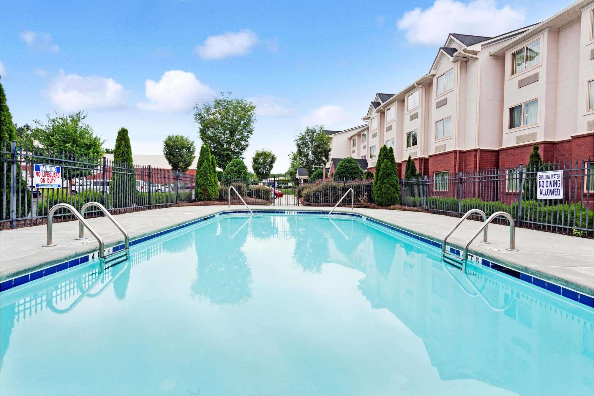 Microtel Inn & Suites By Wyndham Woodstock/Atlanta North Bagian luar foto